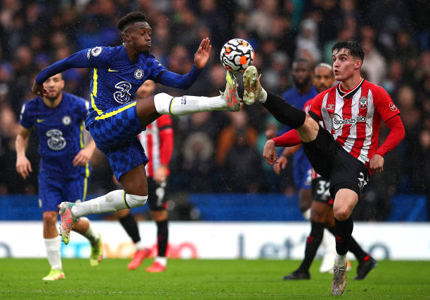 卡拉格对他 卡拉格对他