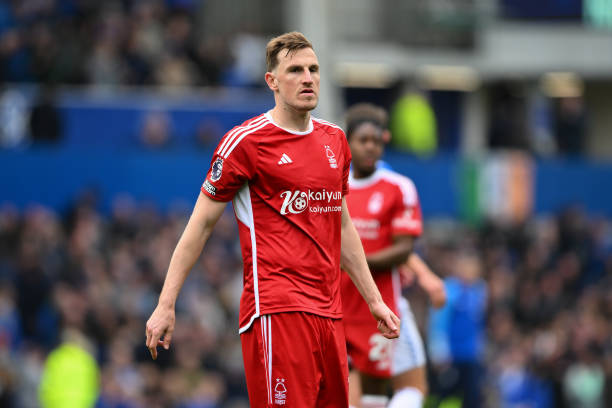 而是折射出 而是折射出